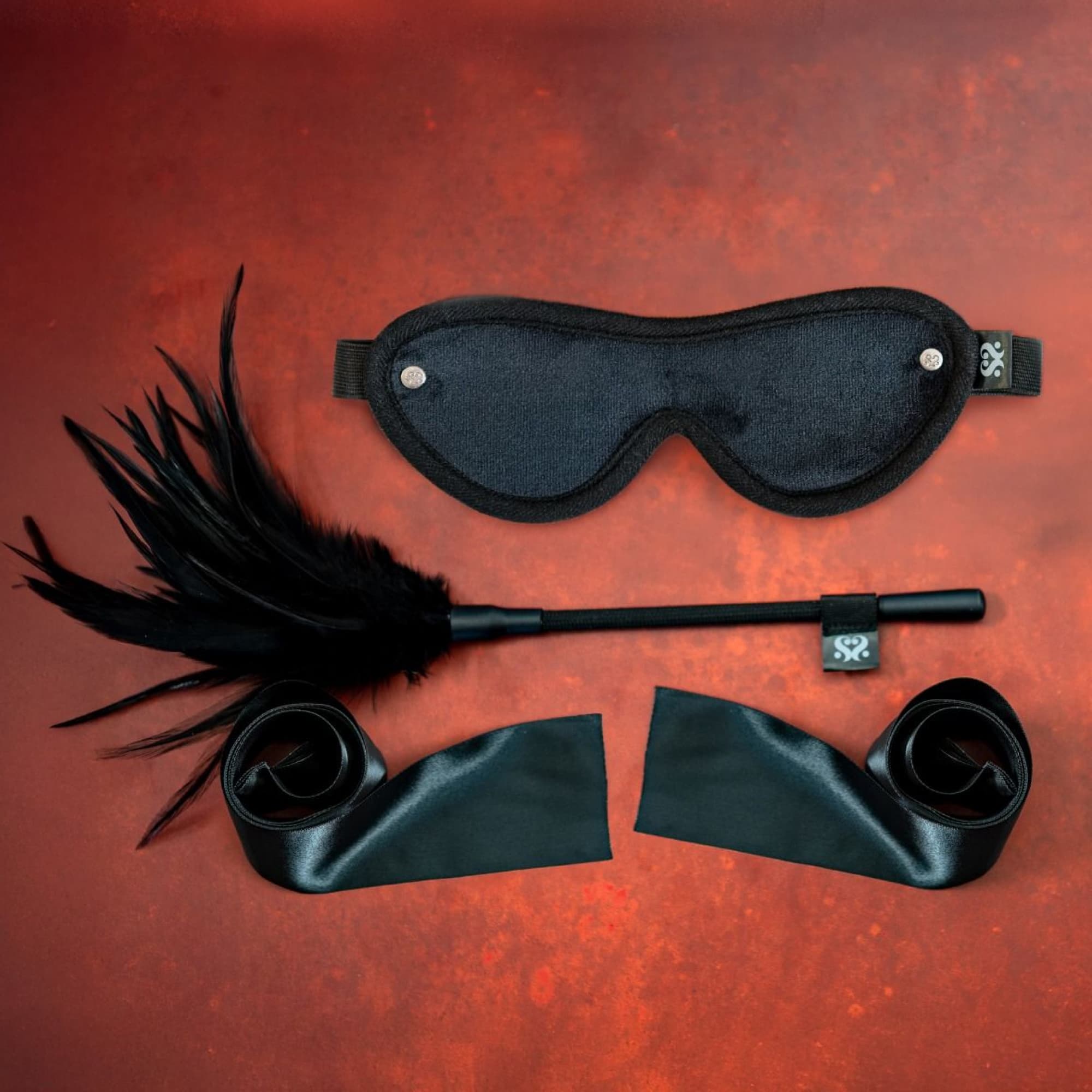 SEI MIO - Strict Tease - Ribbon Ties, Blindfold and Tickler Kit - Mshop.dk